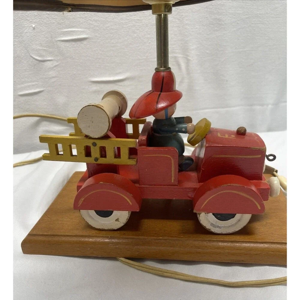 VTG 1972 Wooden Nursey Children's Room Lamp with Original Shade Fire Truck WORKS